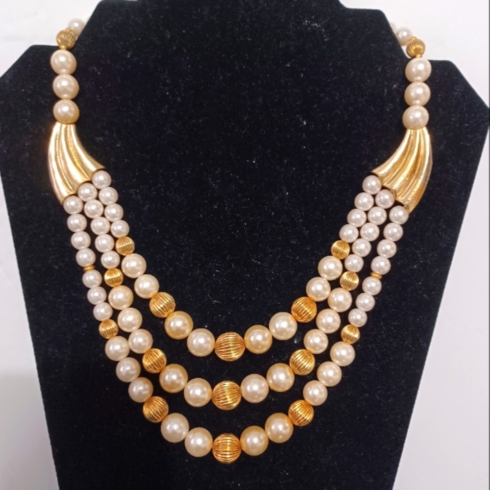 Korea Necklace